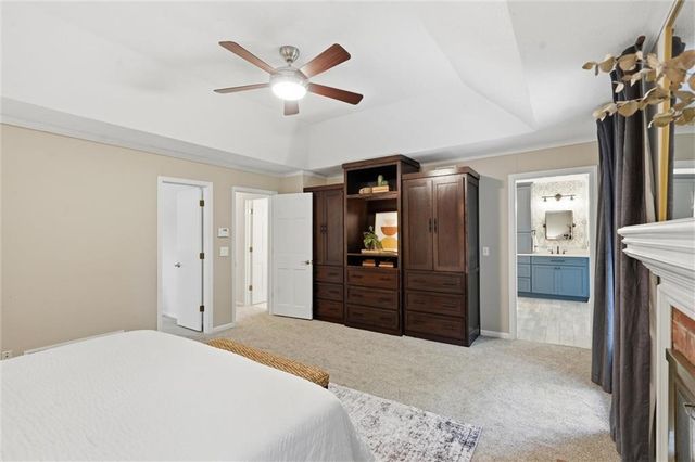 11904 Aberdeen Road, Leawood, KS 66209