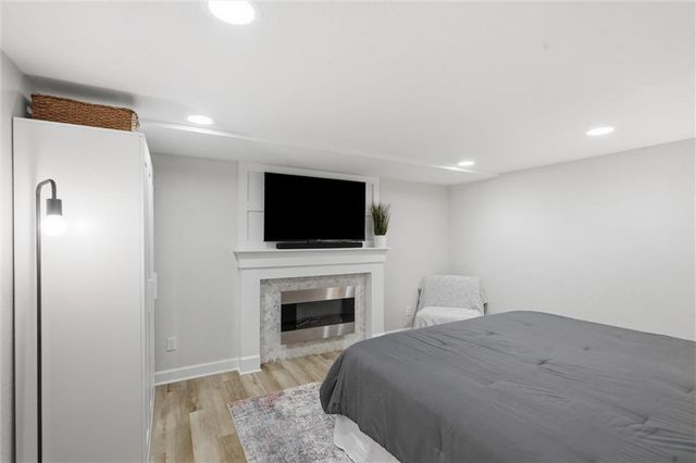 11904 Aberdeen Road, Leawood, KS 66209