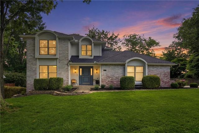 11904 Aberdeen Road, Leawood, KS 66209