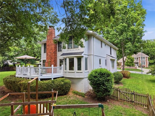 11904 Aberdeen Road, Leawood, KS 66209