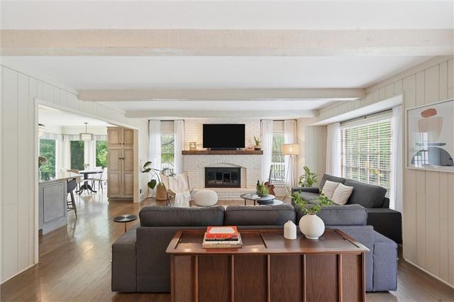 11904 Aberdeen Road, Leawood, KS 66209