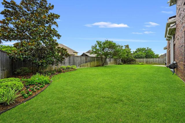 17610 Strackfield Lane, Tomball, TX 77377