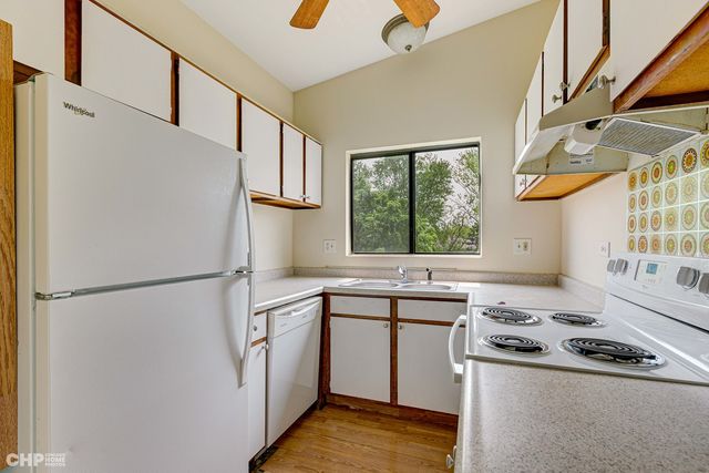 439 Berkshire Drive 36, Crystal Lake, IL 60014