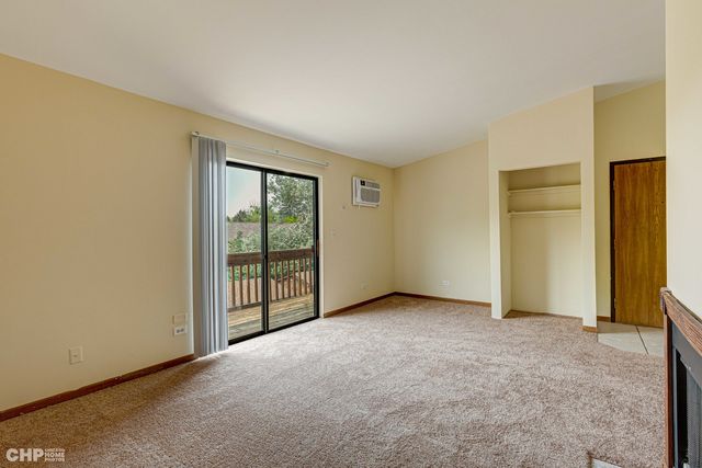 439 Berkshire Drive 36, Crystal Lake, IL 60014