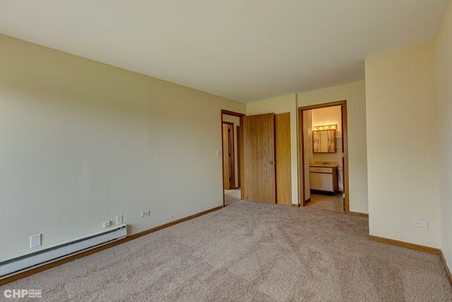 439 Berkshire Drive 36, Crystal Lake, IL 60014