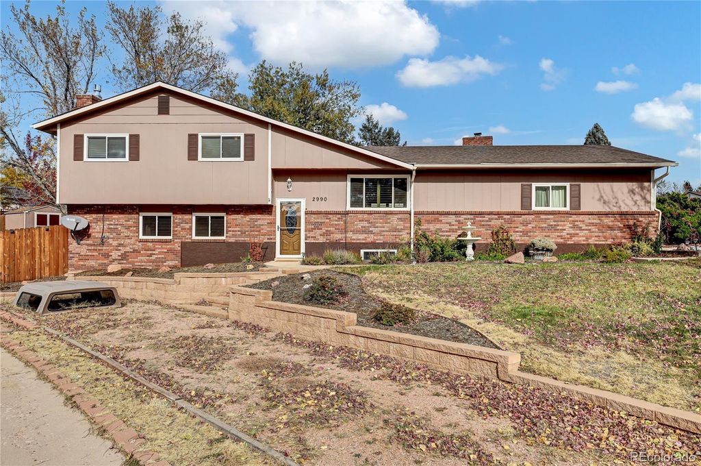 2990 Roche Drive S, Colorado Springs, CO 80918