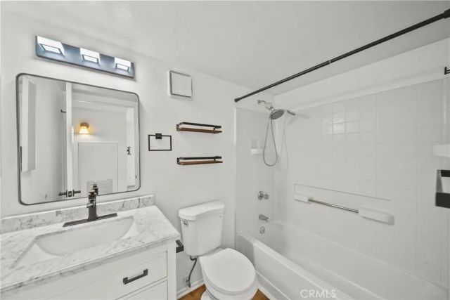 21370 Nandina Lane 103, Newhall, CA 91321