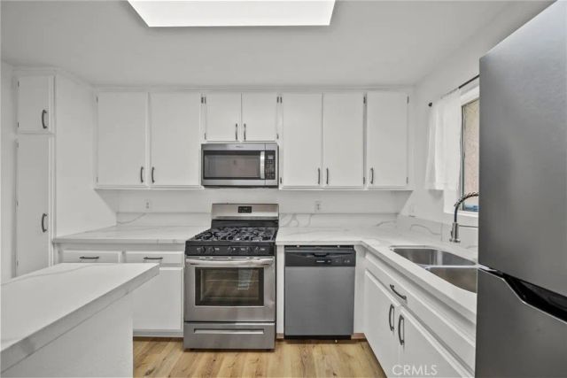 21370 Nandina Lane 103, Newhall, CA 91321