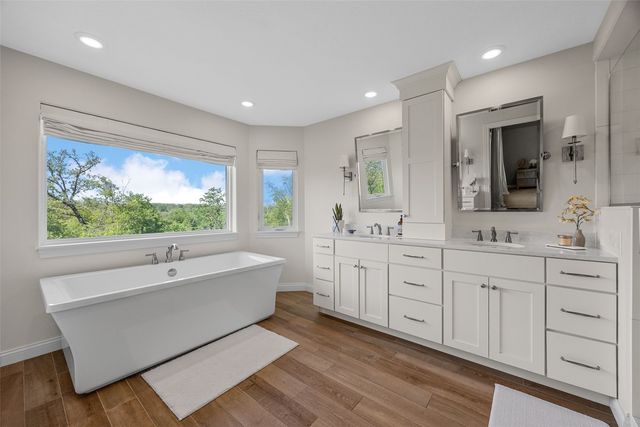 1340 Salm Drive, North Liberty, IA 52317
