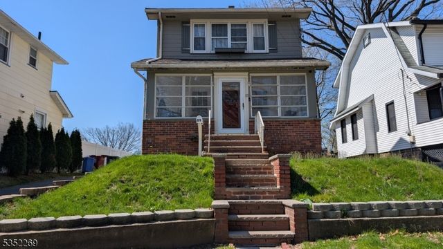 89 Glendale St, Nutley Twp., NJ 07110