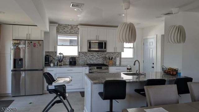 89 Glendale St, Nutley Twp., NJ 07110