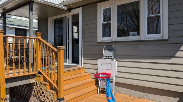 89 Glendale St, Nutley Twp., NJ 07110
