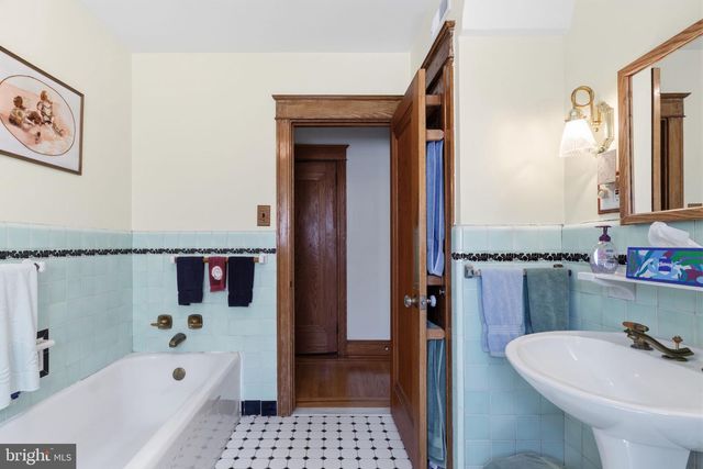 724 LONGSHORE AVE, Philadelphia, PA 19111