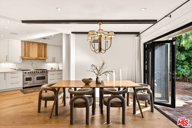 16644 Calneva Drive, Encino, CA 91436