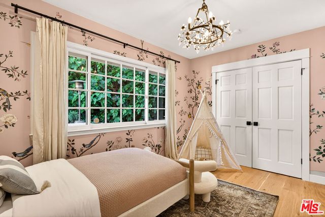 16644 Calneva Drive, Encino, CA 91436