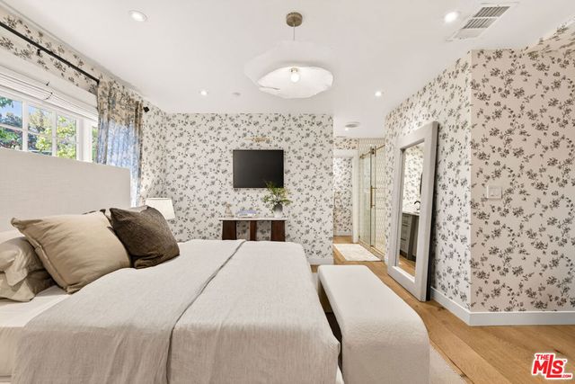 16644 Calneva Drive, Encino, CA 91436