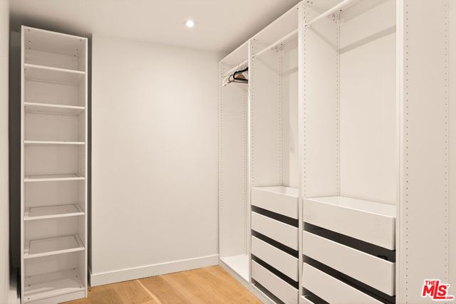 16644 Calneva Drive, Encino, CA 91436