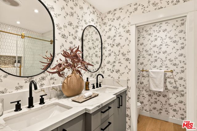 16644 Calneva Drive, Encino, CA 91436