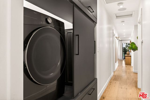 16644 Calneva Drive, Encino, CA 91436