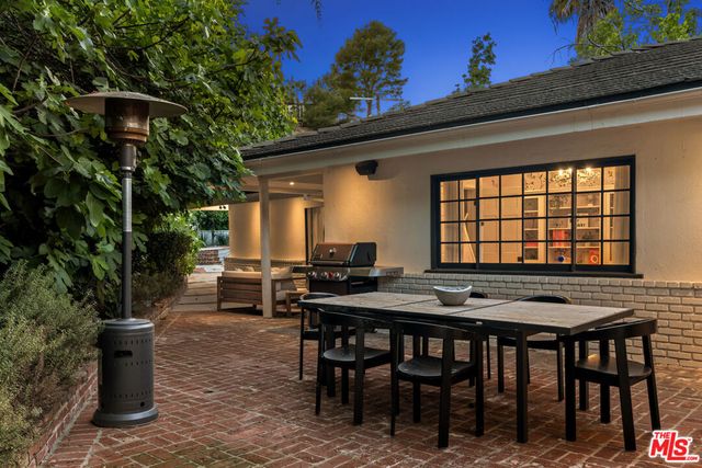 16644 Calneva Drive, Encino, CA 91436