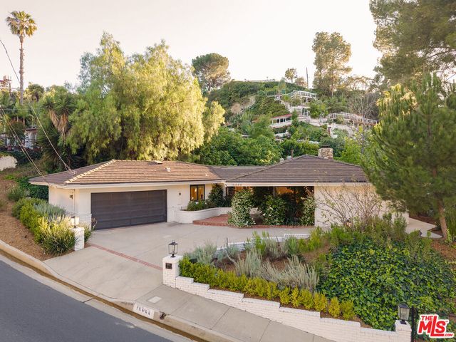 16644 Calneva Drive, Encino, CA 91436