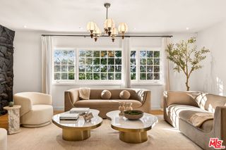 16644 Calneva Drive, Encino, CA 91436