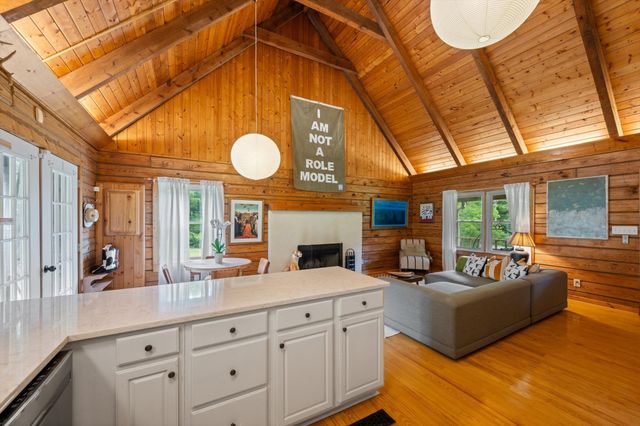 8004 Charlotte Pike, Nashville, TN 37221