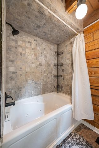 8004 Charlotte Pike, Nashville, TN 37221