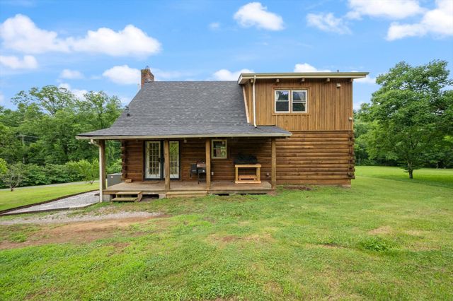 8004 Charlotte Pike, Nashville, TN 37221