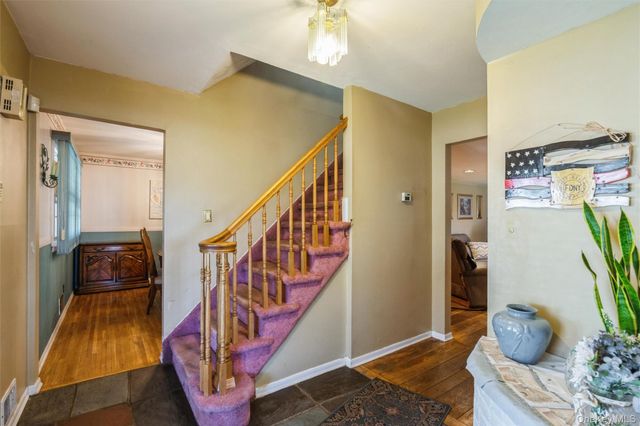 12 Swan Lane, Hauppauge, NY 11788