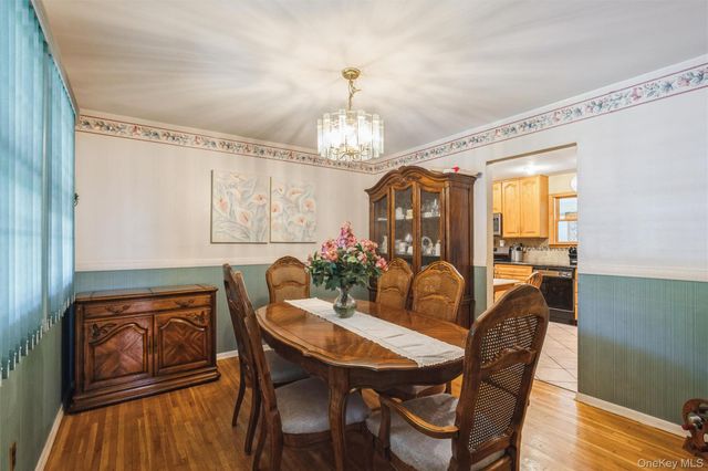 12 Swan Lane, Hauppauge, NY 11788