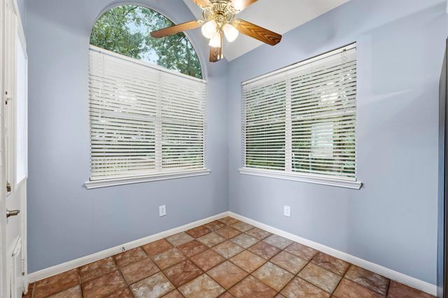 10407 Twin Oak Drive, Conroe, TX 77385