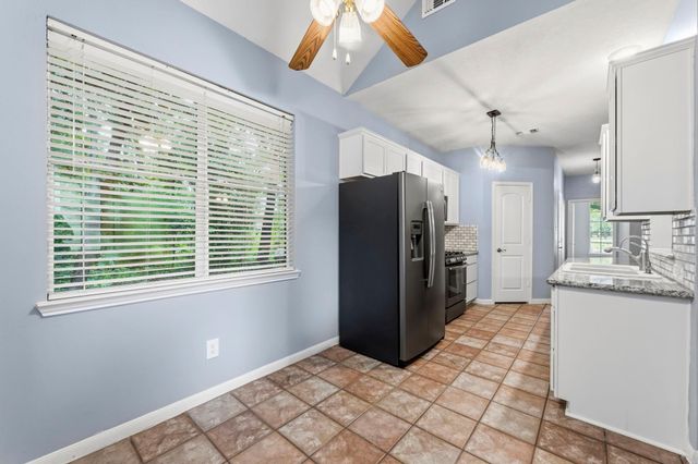 10407 Twin Oak Drive, Conroe, TX 77385