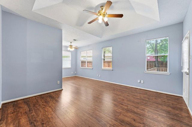 10407 Twin Oak Drive, Conroe, TX 77385