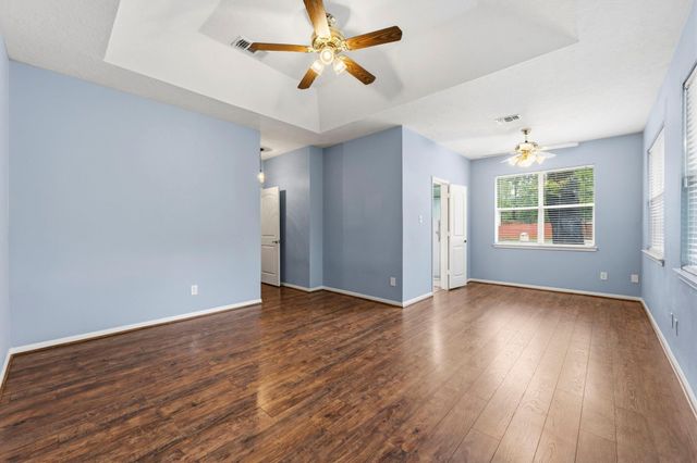 10407 Twin Oak Drive, Conroe, TX 77385