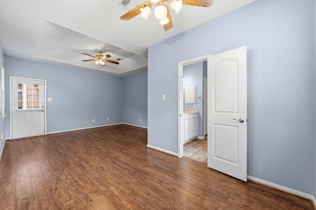 10407 Twin Oak Drive, Conroe, TX 77385