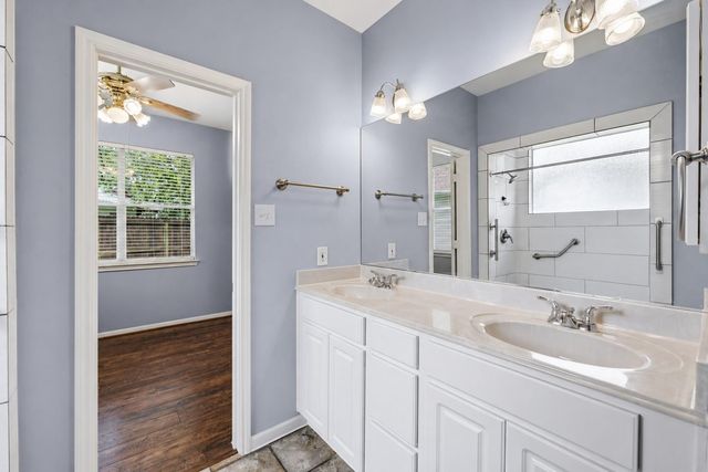 10407 Twin Oak Drive, Conroe, TX 77385