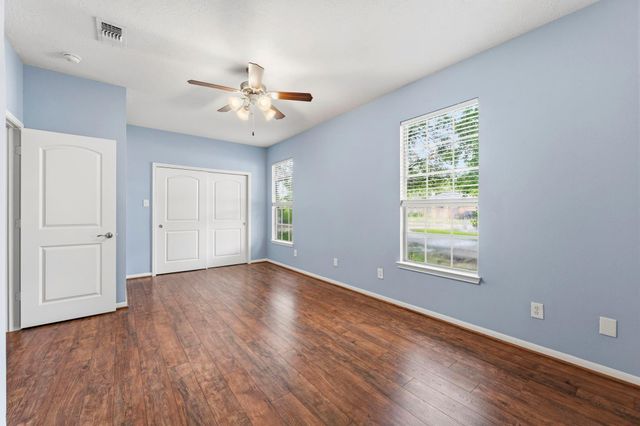 10407 Twin Oak Drive, Conroe, TX 77385