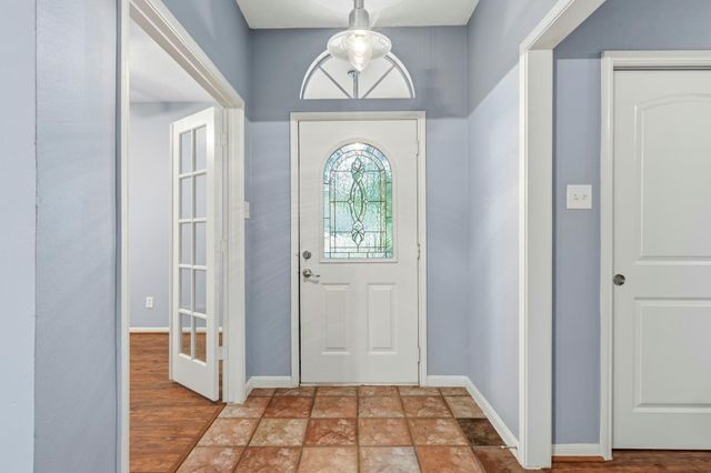 10407 Twin Oak Drive, Conroe, TX 77385