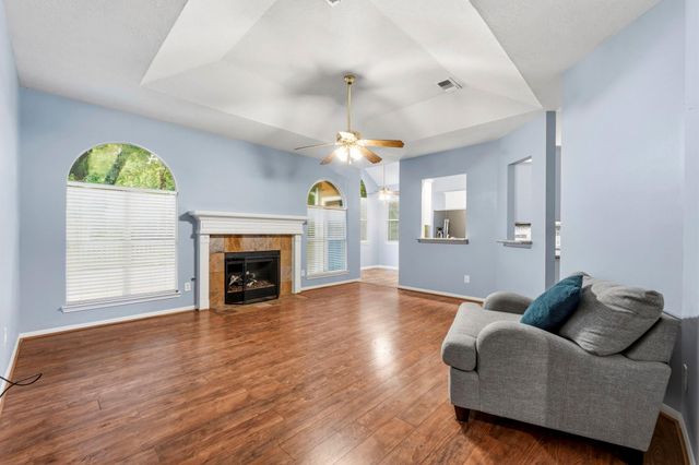 10407 Twin Oak Drive, Conroe, TX 77385