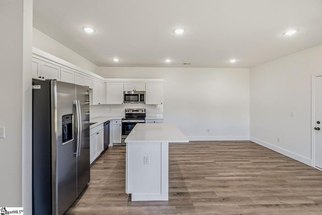 4048 Parris Bridge Road, Boiling Springs, SC 29316