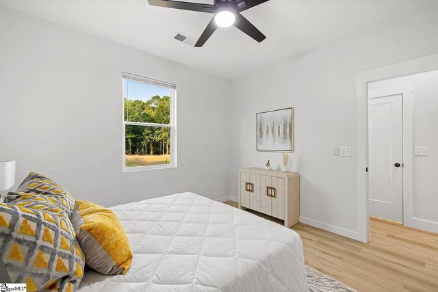 4048 Parris Bridge Road, Boiling Springs, SC 29316