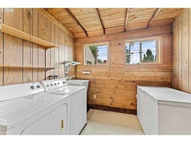 11333 Ne MORRIS St, Portland, OR 97220