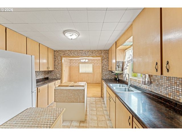 11333 Ne MORRIS St, Portland, OR 97220