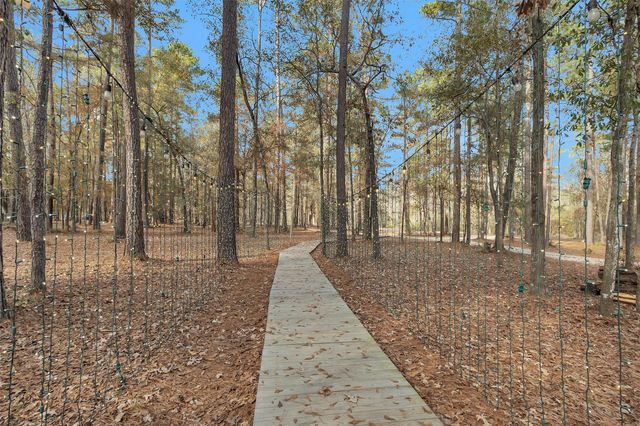 215 Fm 2929 Road, Huntsville, TX 77340