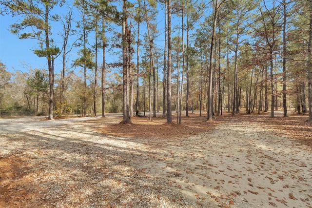 215 Fm 2929 Road, Huntsville, TX 77340