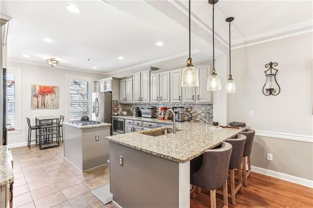 520 Vinings Estates SE Drive B04, Mableton, GA 30126