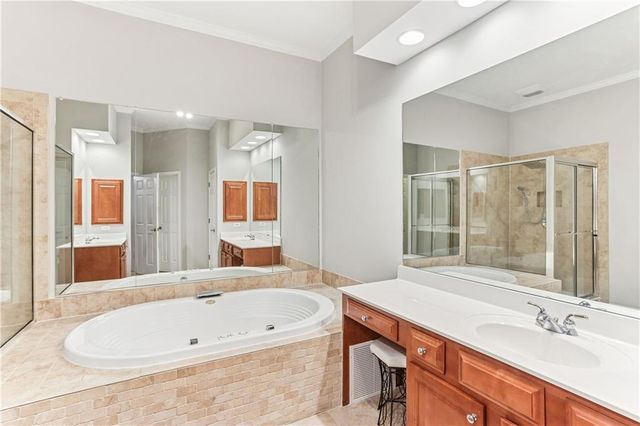 520 Vinings Estates SE Drive B04, Mableton, GA 30126