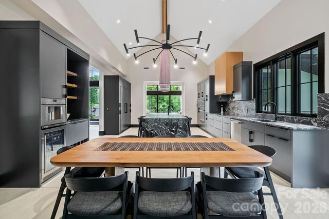 504 Hollow Trail, Asheville, NC 28803