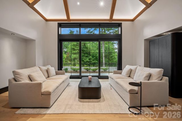 504 Hollow Trail, Asheville, NC 28803